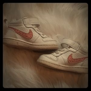 Toddler nike shoes size 5